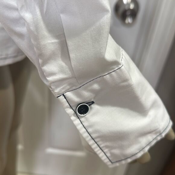 JUST WHITE BLOUSE. - Picture 5 of 10